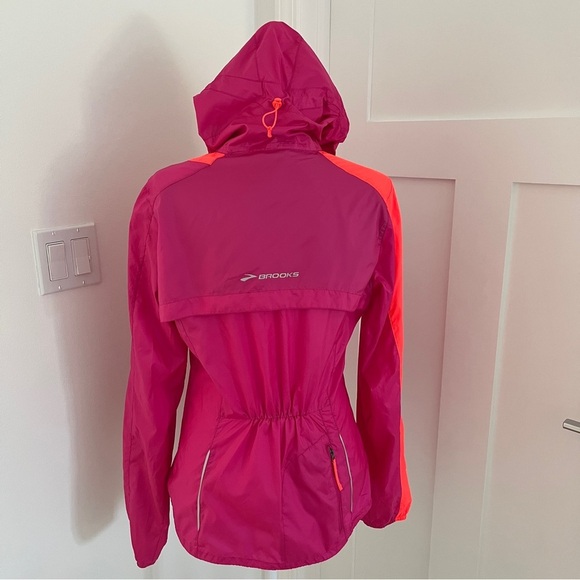 NWOT Brooks Nightlife LSD Lite III Running Jacket Heather Fuchsia/Poppy Sz M *S5 - Picture 1 of 8